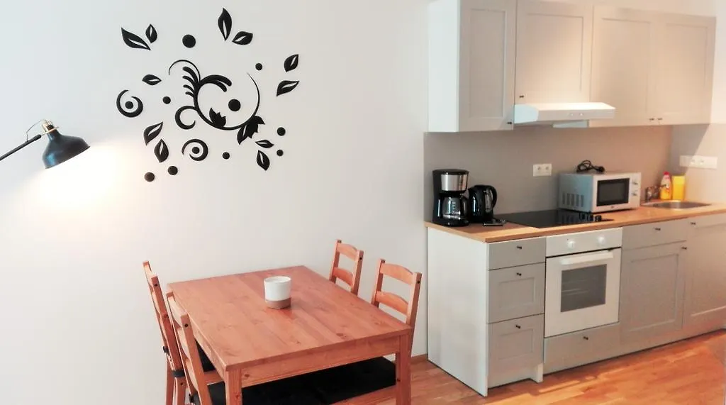 Elen'S Apartments Prague - Free Garage Parking Czech Republic