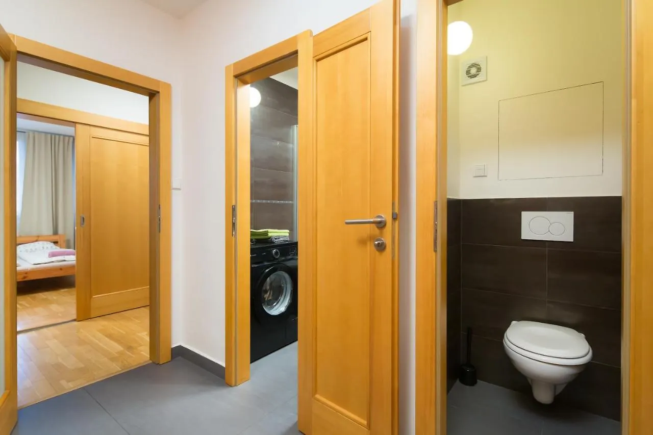 Elen'S Apartments Prague - Free Garage Parking