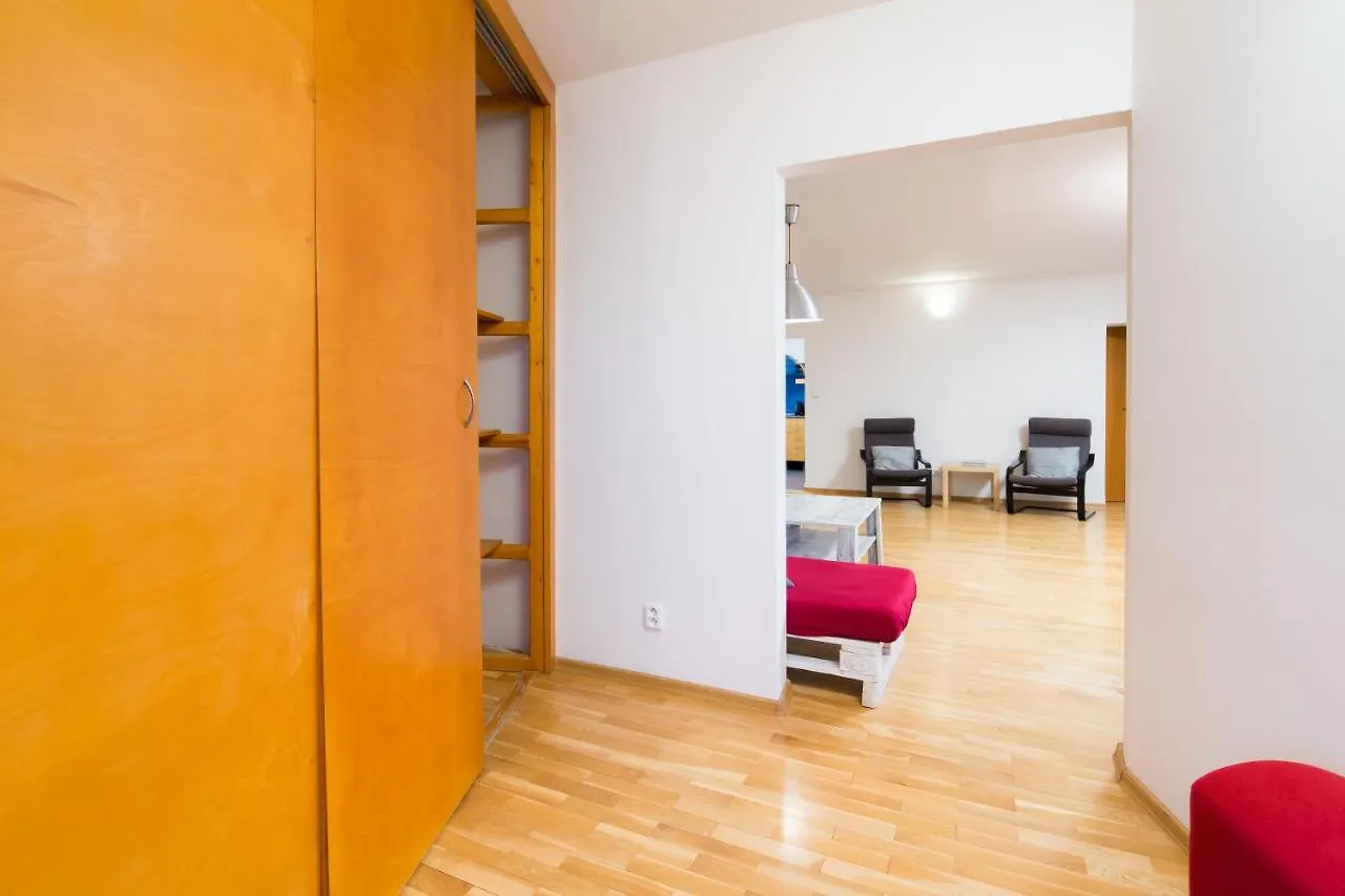 Elen'S Apartments Prague - Free Garage Parking