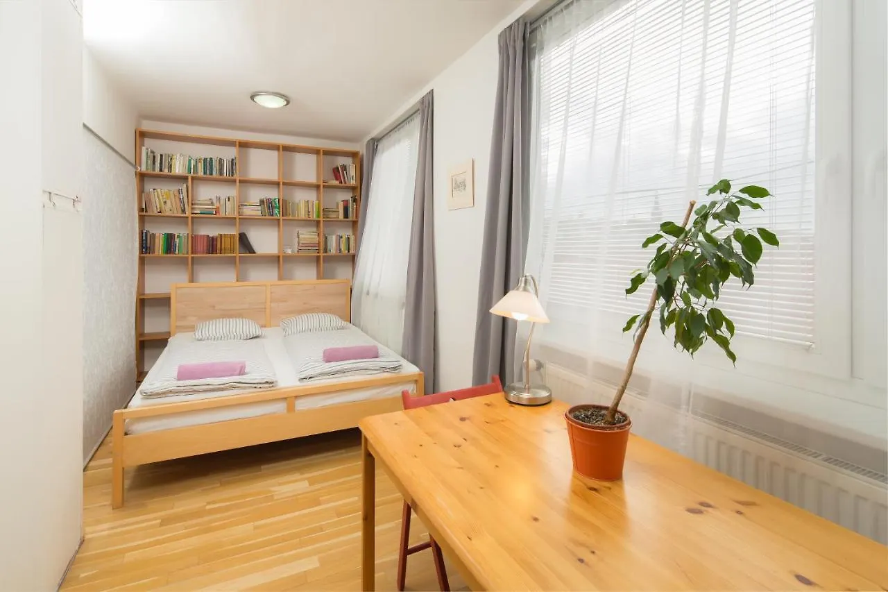 Elen'S Apartments Prague - Free Garage Parking Czech Republic