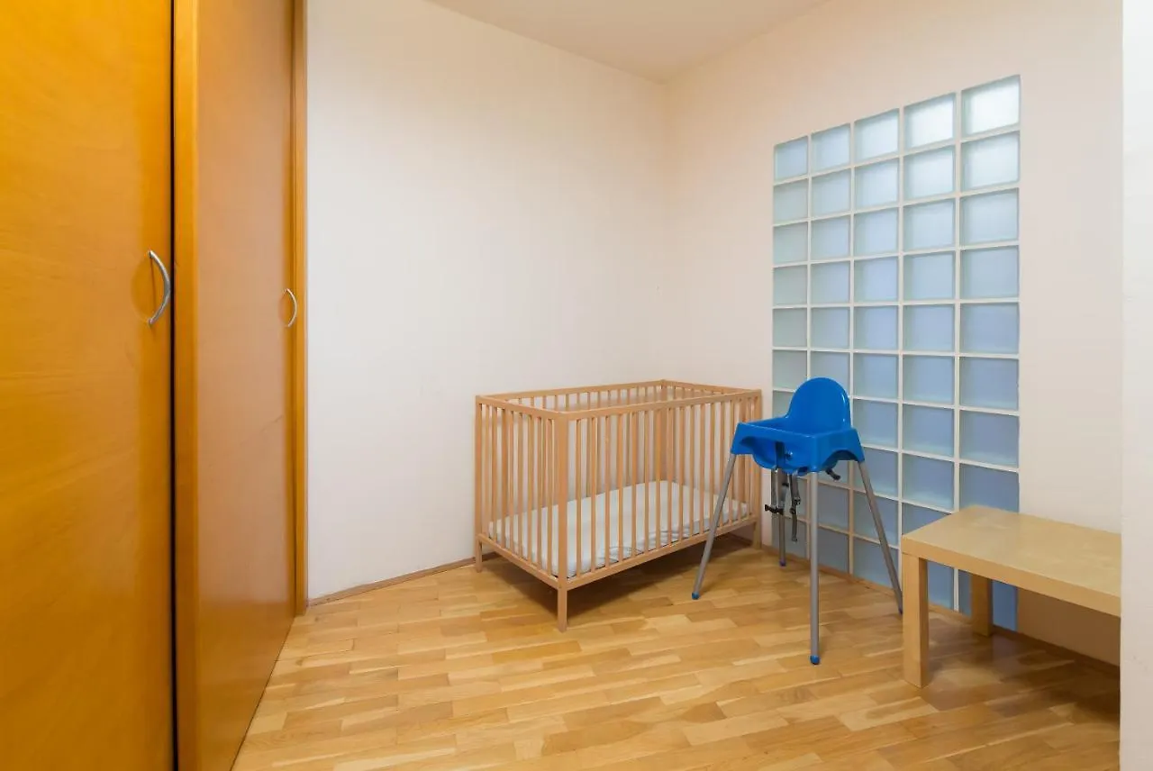 Elen'S Apartments Prague - Free Garage Parking