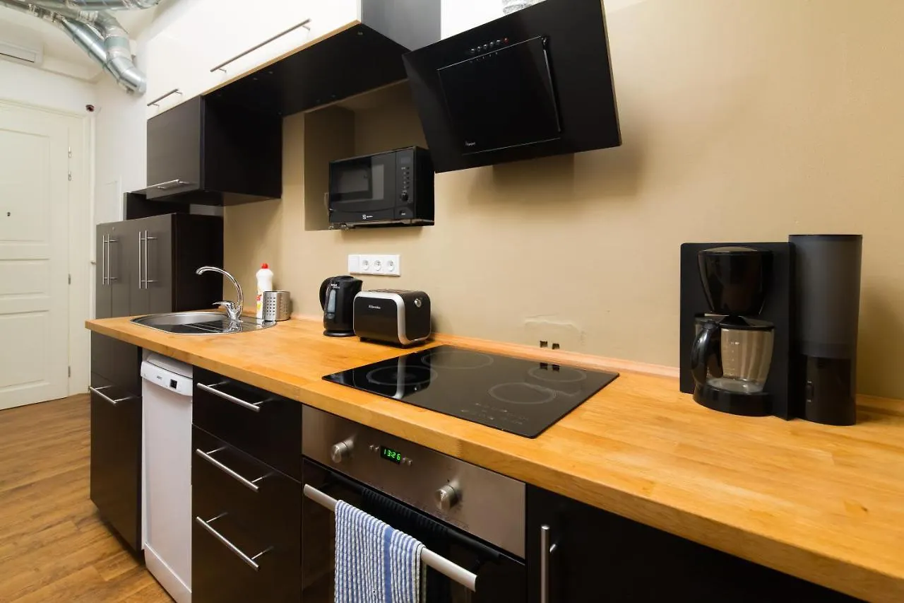 Elen'S Apartments Prague - Free Garage Parking