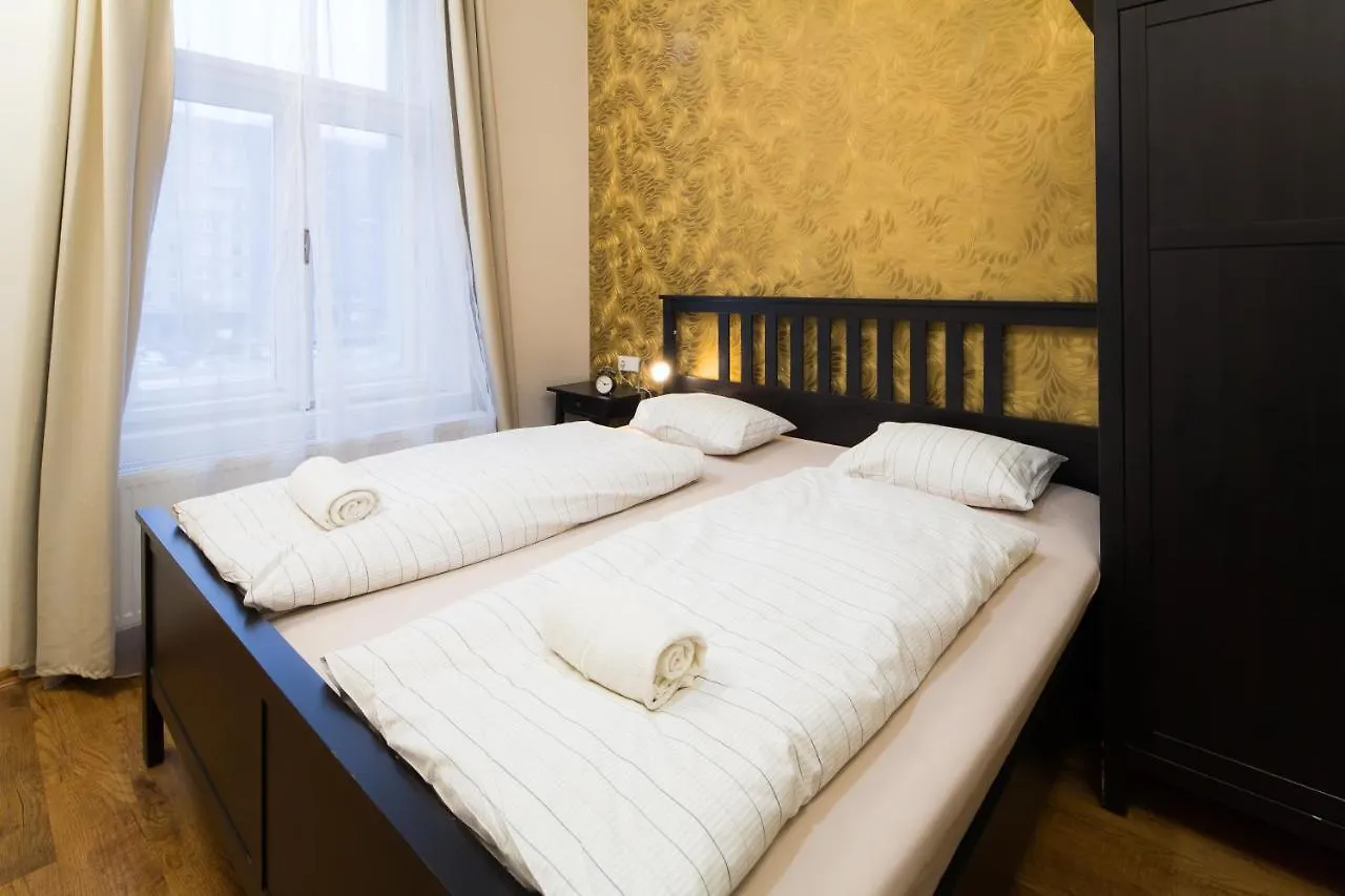 Elen'S Apartments Prague - Free Garage Parking
