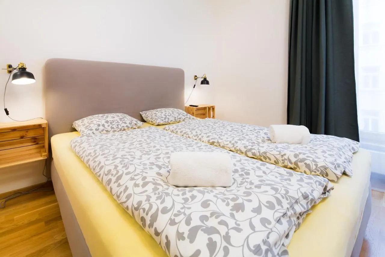 Elen'S Apartments Prague - Free Garage Parking