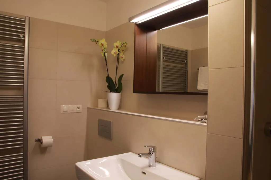 Elen'S Apartments Prague - Free Garage Parking