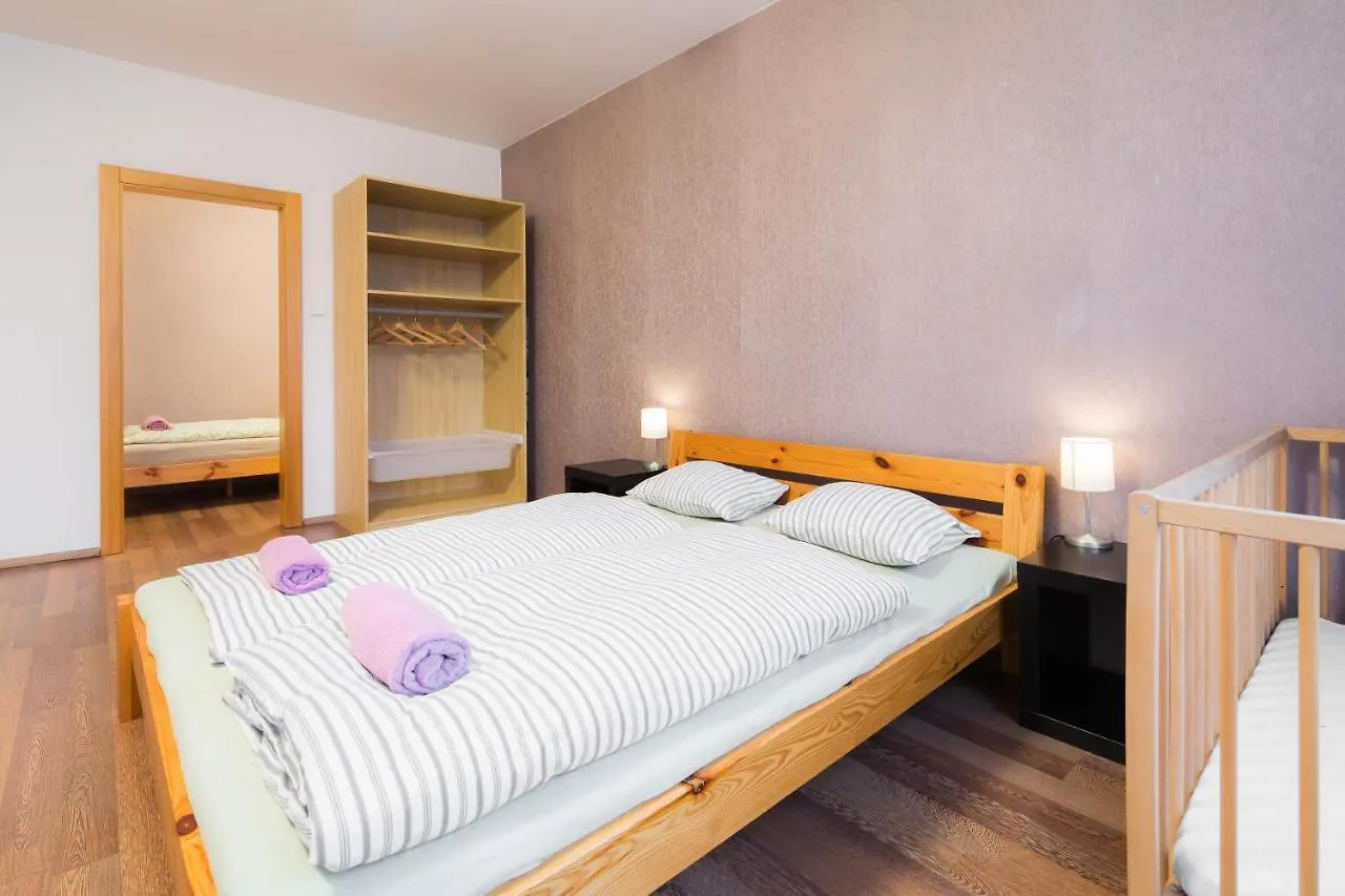 Elen'S Apartments Prague - Free Garage Parking