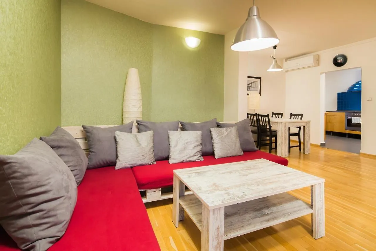 Elen'S Apartments Prague - Free Garage Parking Czech Republic
