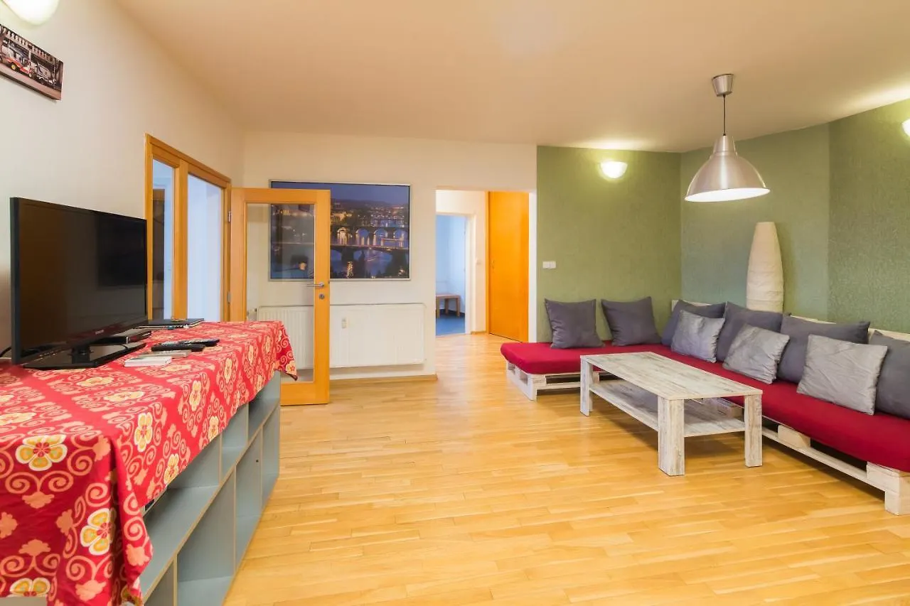 Elen'S Apartments Prague - Free Garage Parking