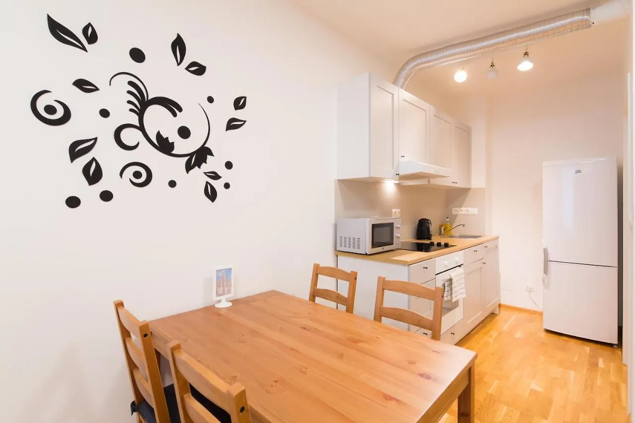 Elen'S Apartments Prague - Free Garage Parking